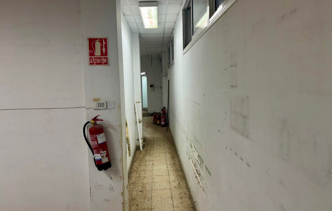 Alquiler - Local comercial -
Barcelona - Sant Martí