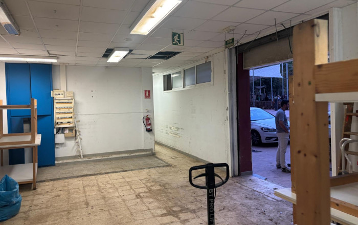 Alquiler - Local comercial -
Barcelona - Sant Martí