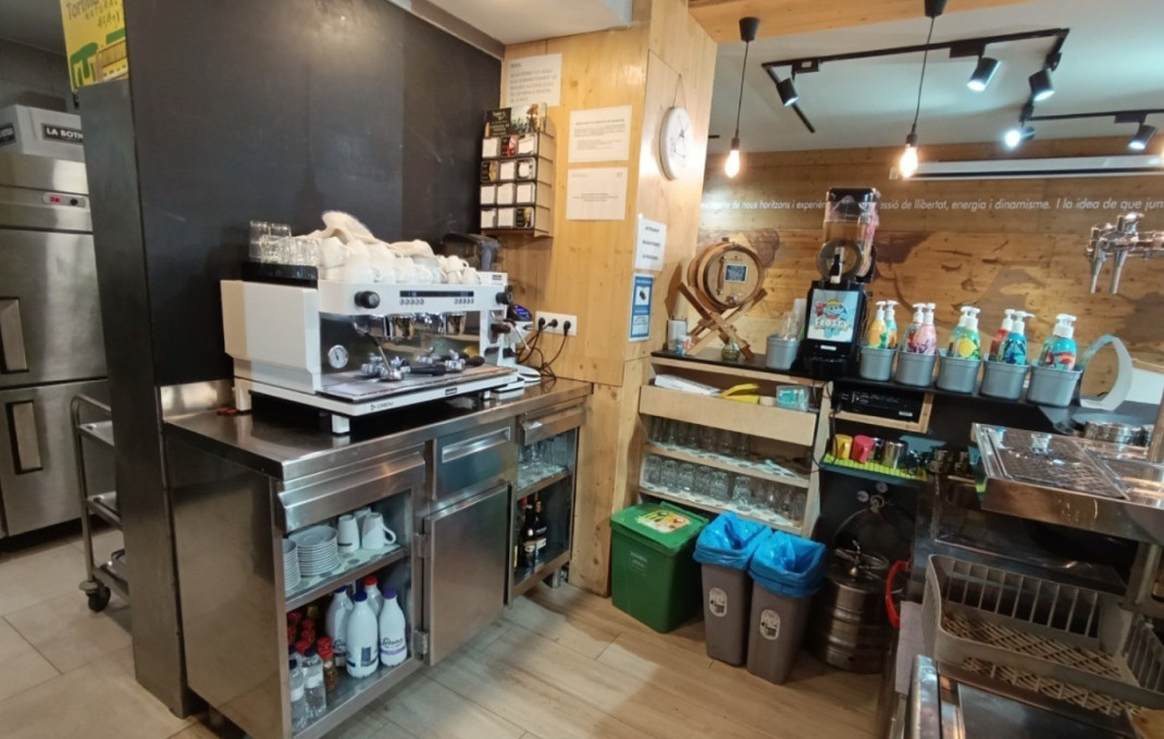 Sale - Licencia C2 -
Barcelona - Sant Martí