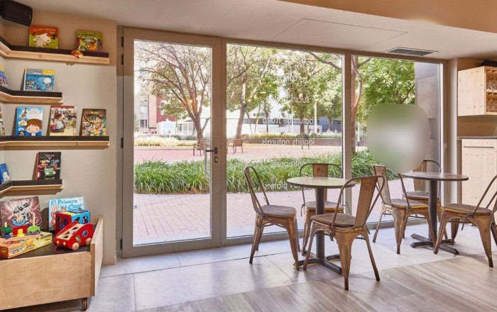 Sale - Licencia C2 -
Barcelona - Sant Martí