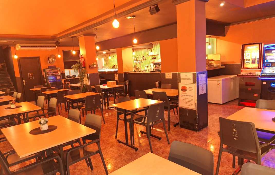 Transfer - Restaurant -
Barcelona - Sant Martí