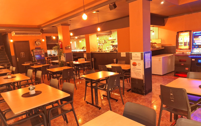 Transfer - Restaurant -
Barcelona - Sant Martí
