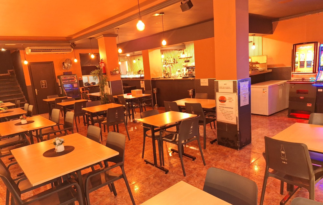 Transfer - Restaurant -
Barcelona - Sant Martí