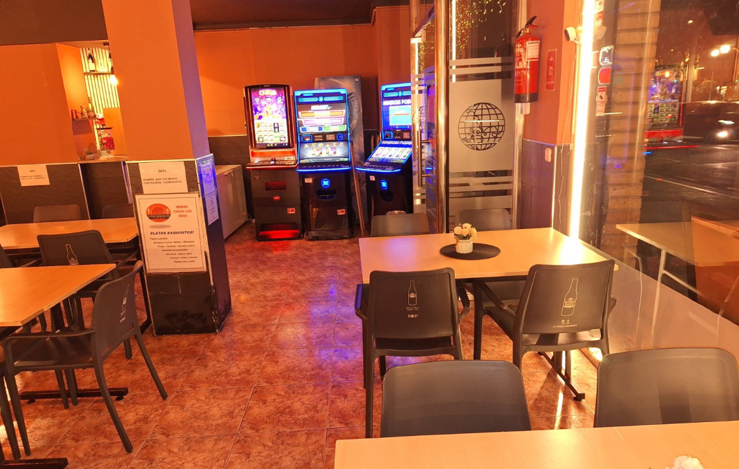 Transfer - Restaurant -
Barcelona - Sant Martí