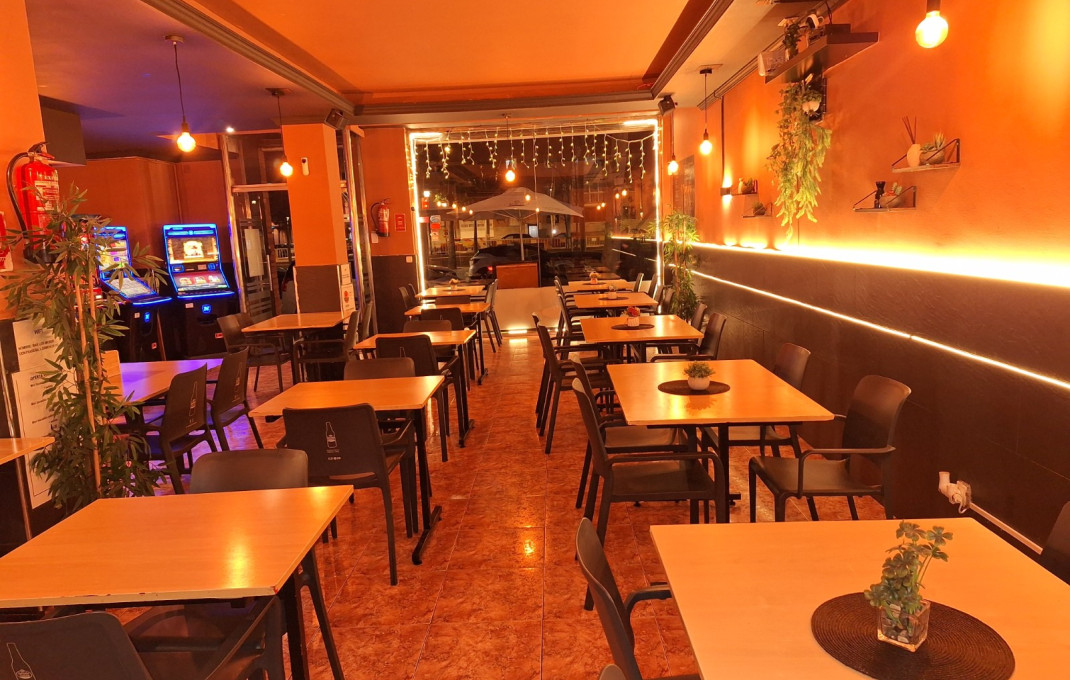 Transfer - Restaurant -
Barcelona - Sant Martí