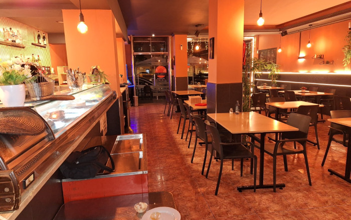 Transfer - Restaurant -
Barcelona - Sant Martí