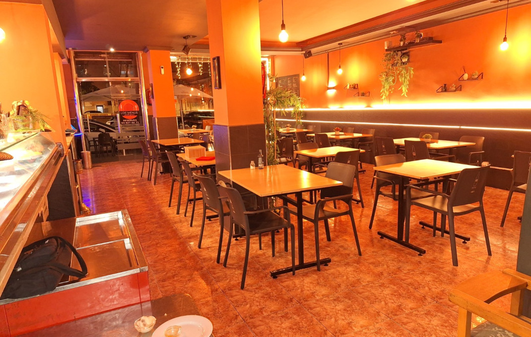 Transfer - Restaurant -
Barcelona - Sant Martí