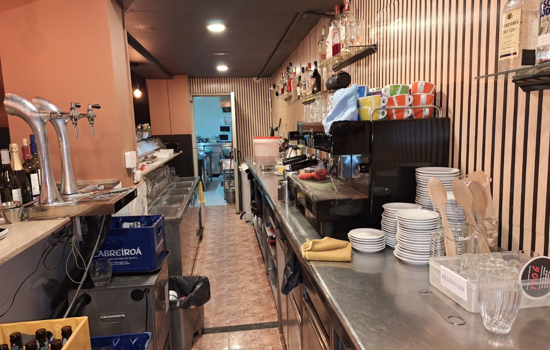 Transfer - Restaurant -
Barcelona - Sant Martí