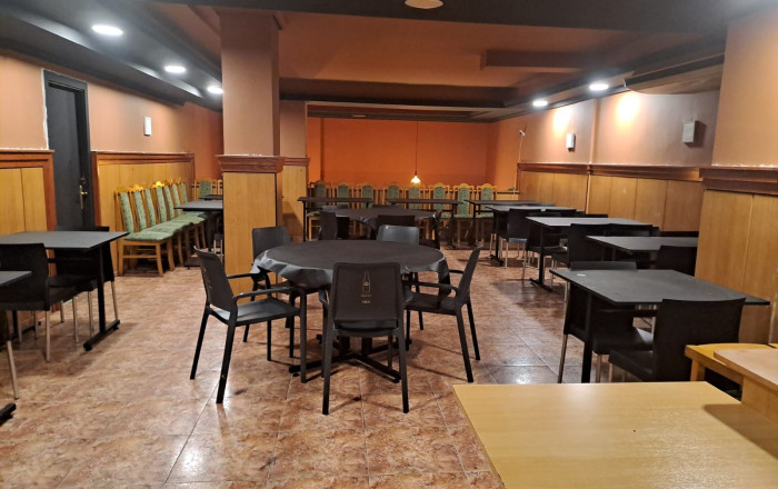 Transfer - Restaurant -
Barcelona - Sant Martí