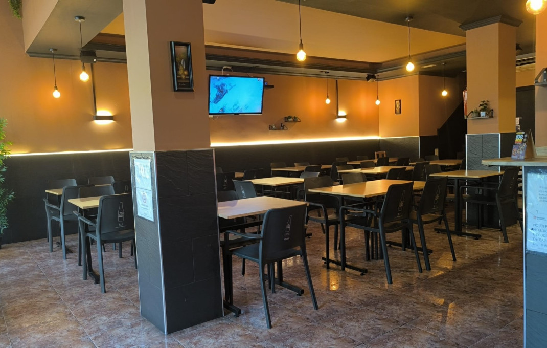 Transfer - Restaurant -
Barcelona - Sant Martí