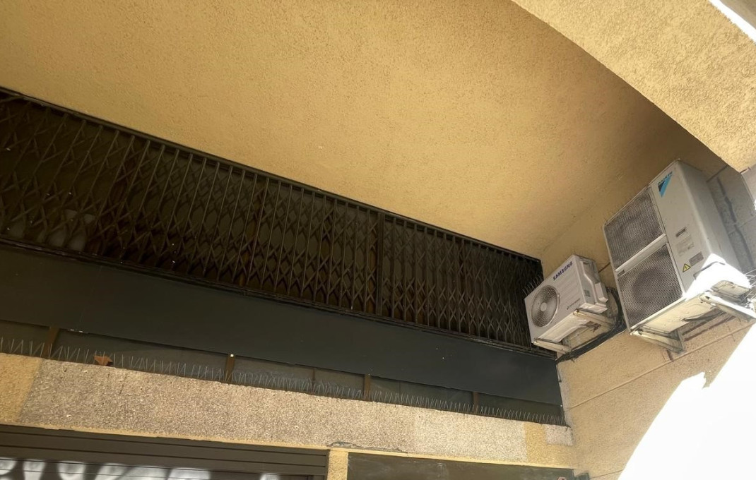 Venta - Local comercial -
Barcelona - Sant Martí