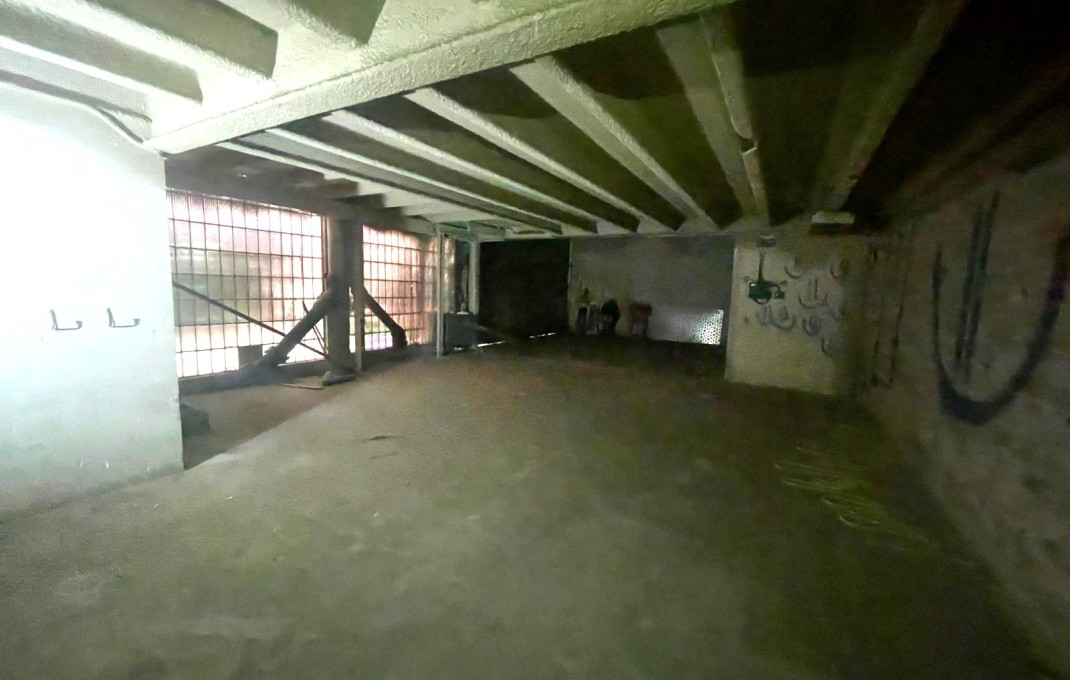 Venta - Local comercial -
Barcelona - Eixample Izquierdo