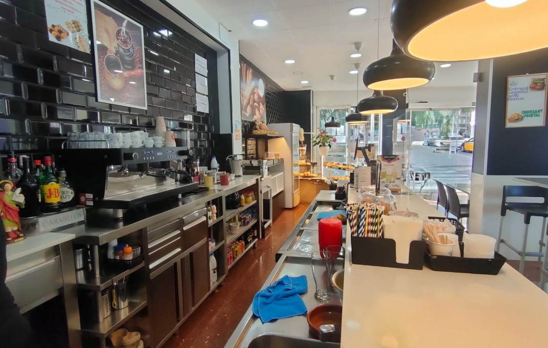 Traspaso - Obradores y/o Panaderias -
Barcelona - Sant Andreu