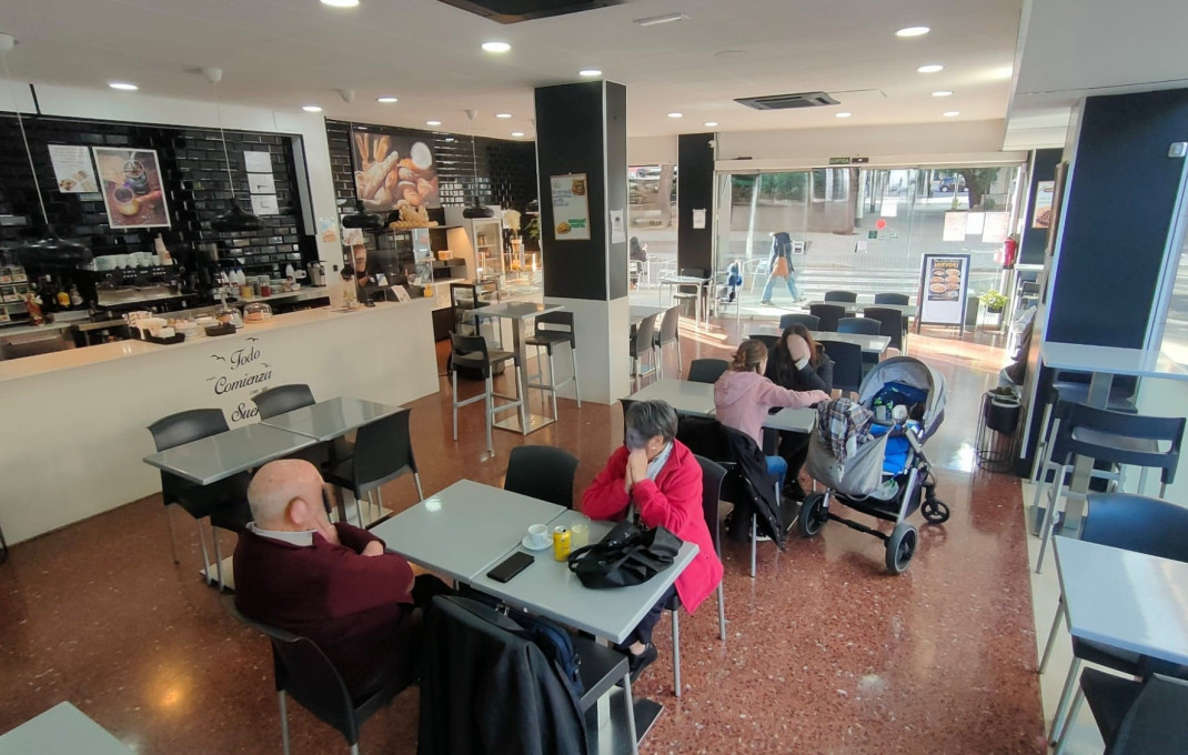 Traspaso - Obradores y/o Panaderias -
Barcelona - Sant Andreu