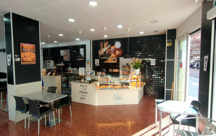 Traspaso - Obradores y/o Panaderias -
Barcelona - Sant Andreu