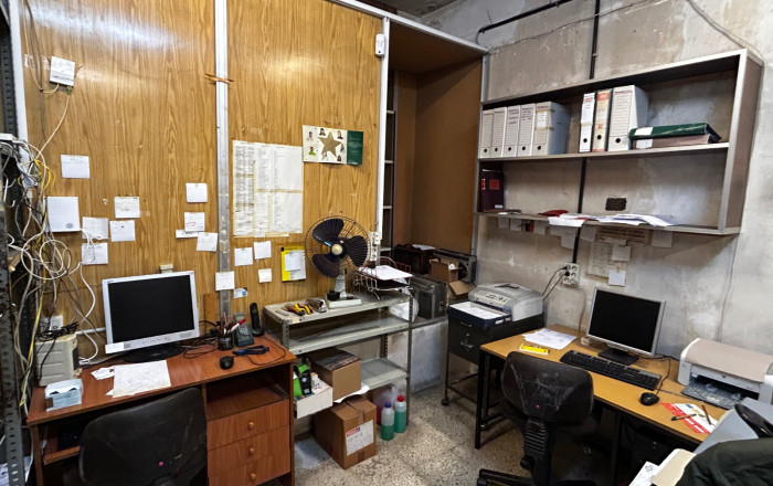 Venta - Local comercial -
L'Hospitalet de Llobregat - Santa eulalia