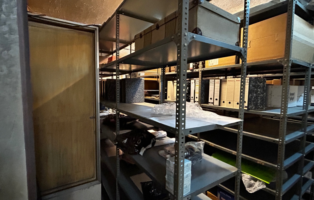 Venta - Local comercial -
L'Hospitalet de Llobregat - Santa eulalia