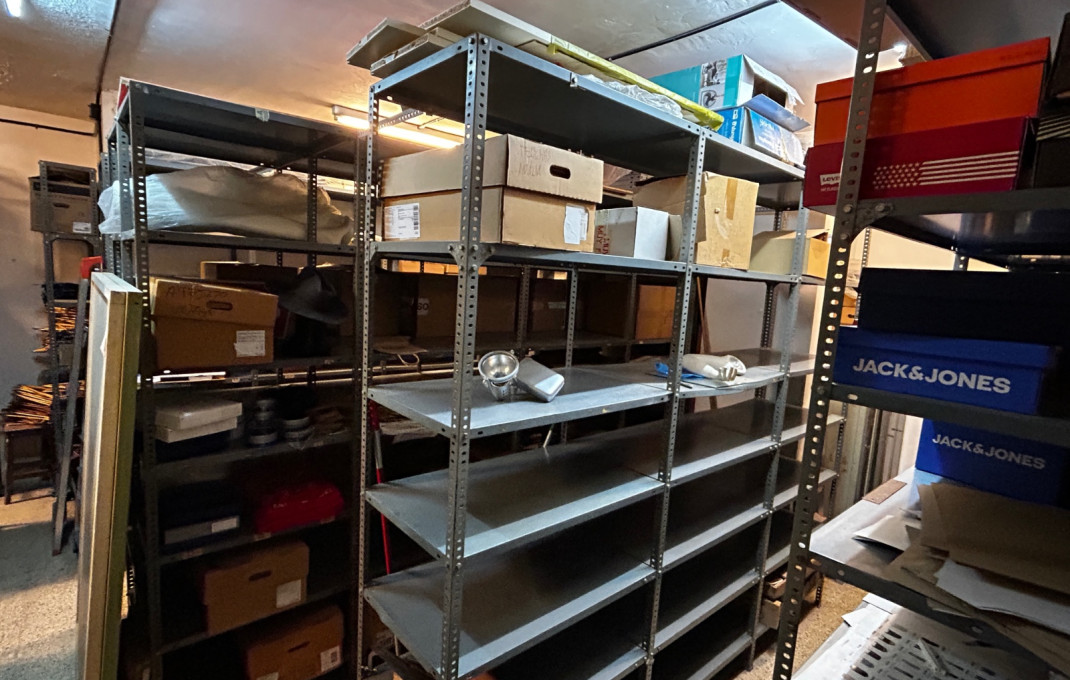 Venta - Local comercial -
L'Hospitalet de Llobregat - Santa eulalia