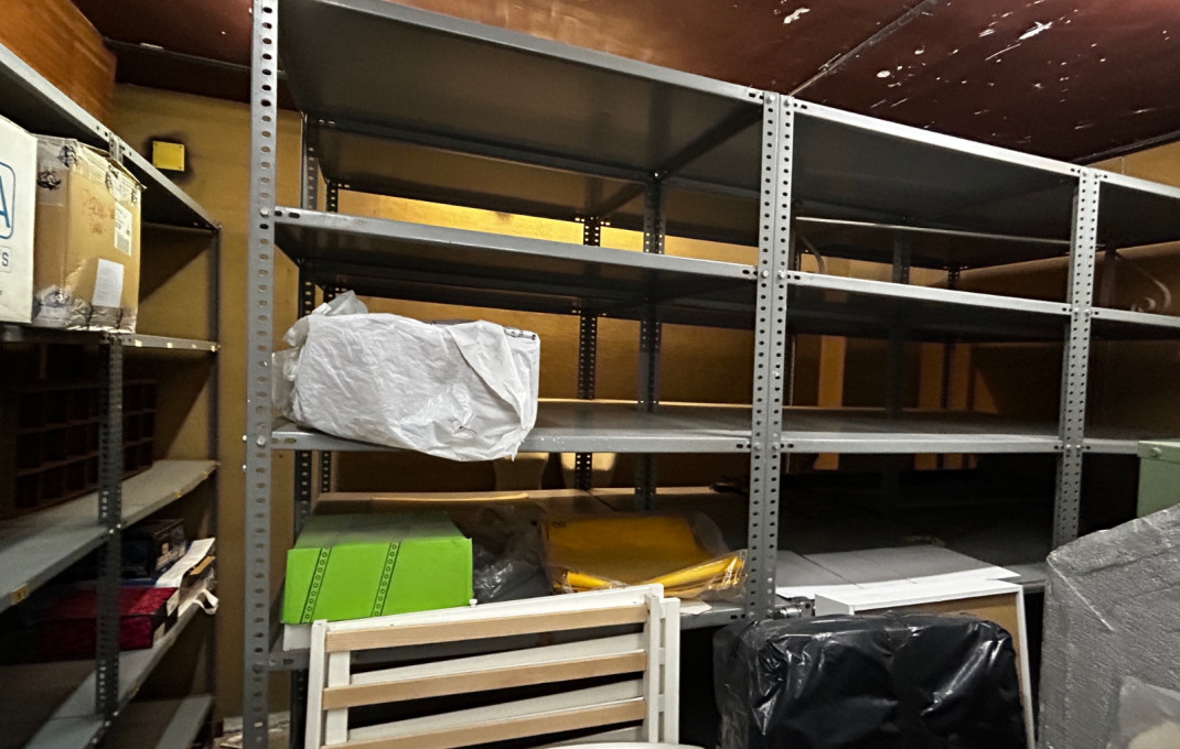 Venta - Local comercial -
L'Hospitalet de Llobregat - Santa eulalia