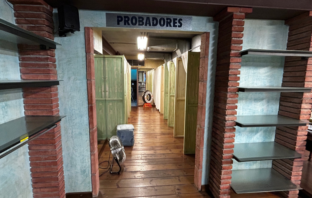 Venta - Local comercial -
L'Hospitalet de Llobregat - Santa eulalia