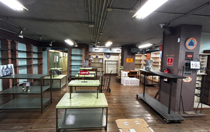 Venta - Local comercial -
L'Hospitalet de Llobregat - Santa eulalia