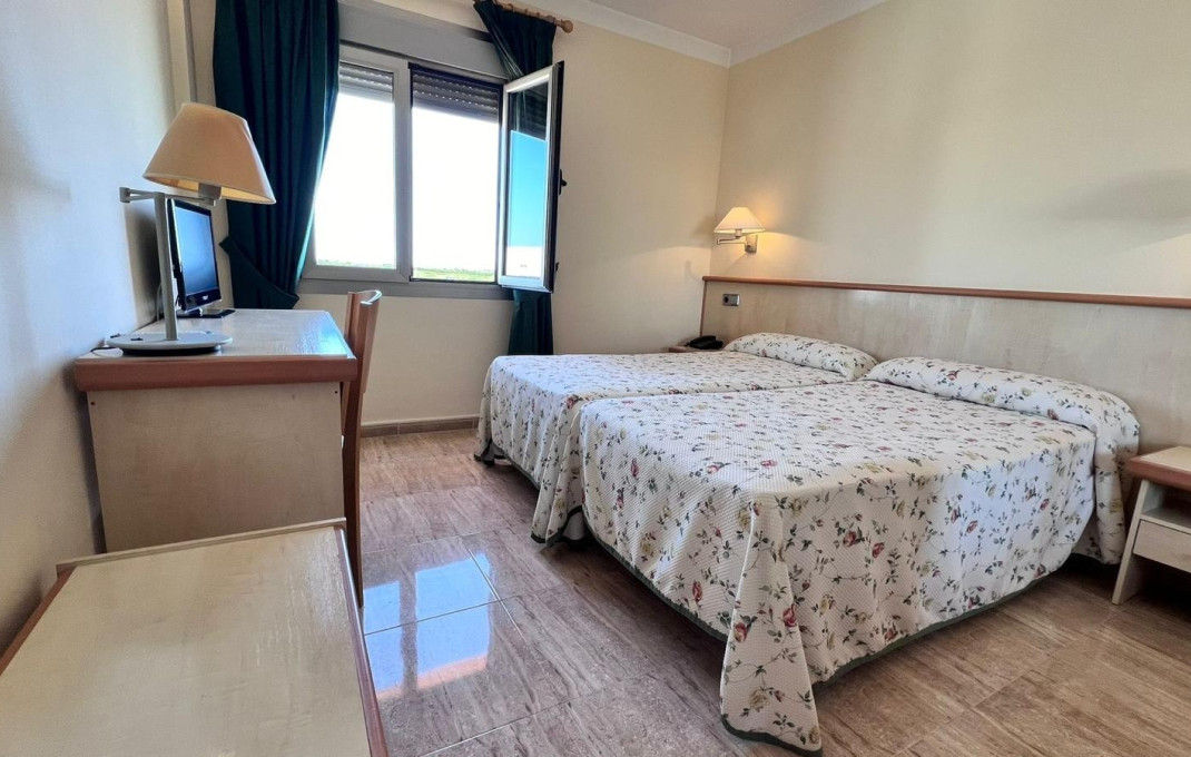 Rental - Hotle 3* -
Alicante