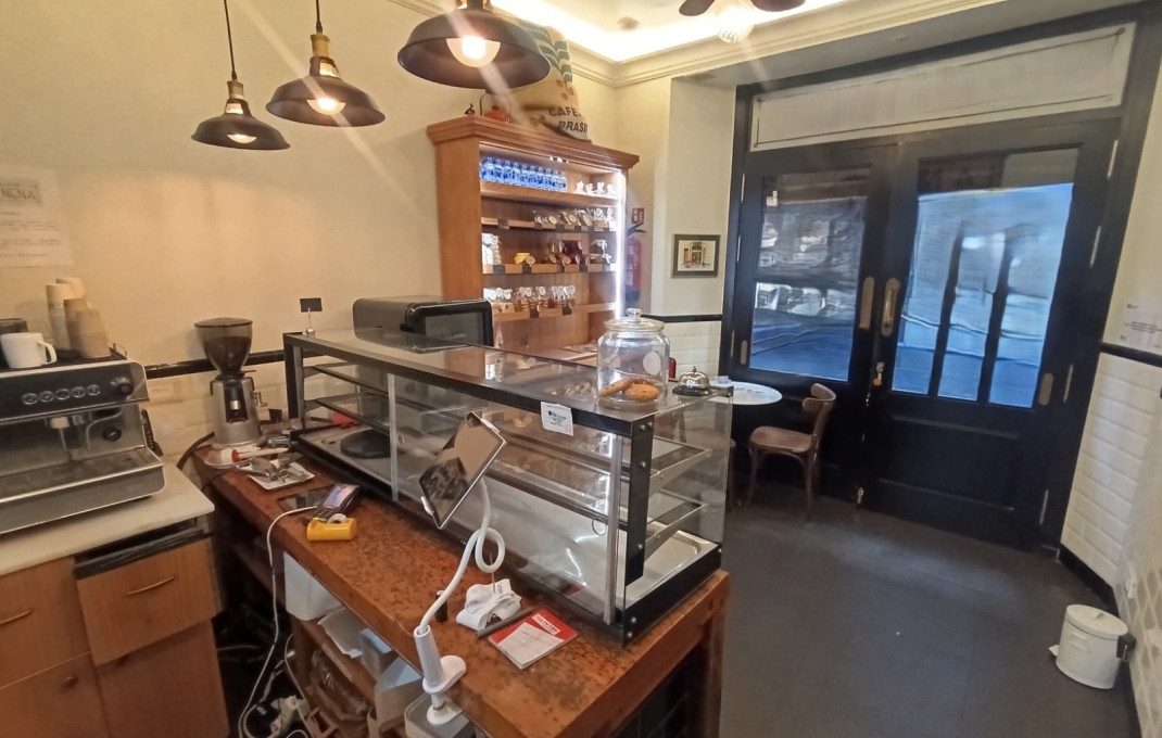 Traspaso - Take Away -
Barcelona - Gràcia