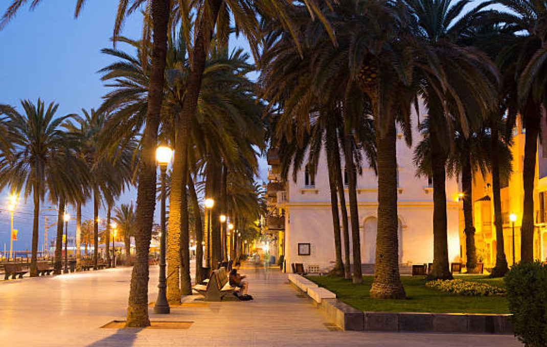 Venta - Bar Restaurante -
Badalona - Llefià