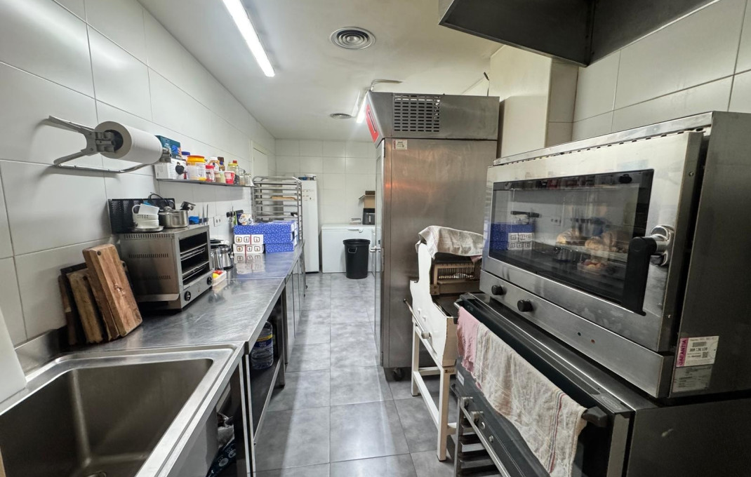 Traspaso - Licencia C2 -
Barcelona - Camp De L´arpa