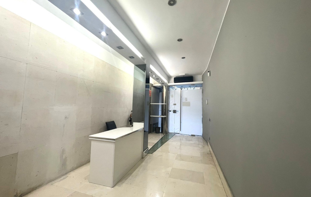 Venta - Local comercial -
Barcelona - Sarria-Sant Gervasi