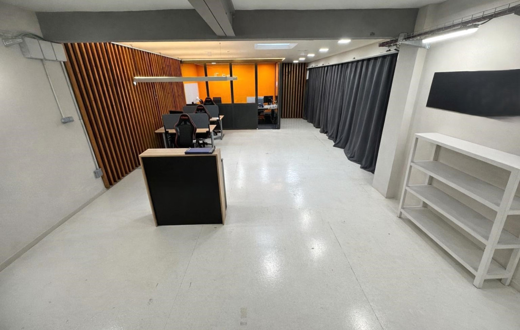 Venta - Local comercial -
Barcelona - Guinardo