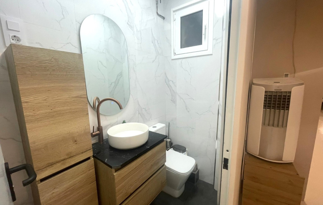 Venta - Local comercial -
Barcelona - Guinardo