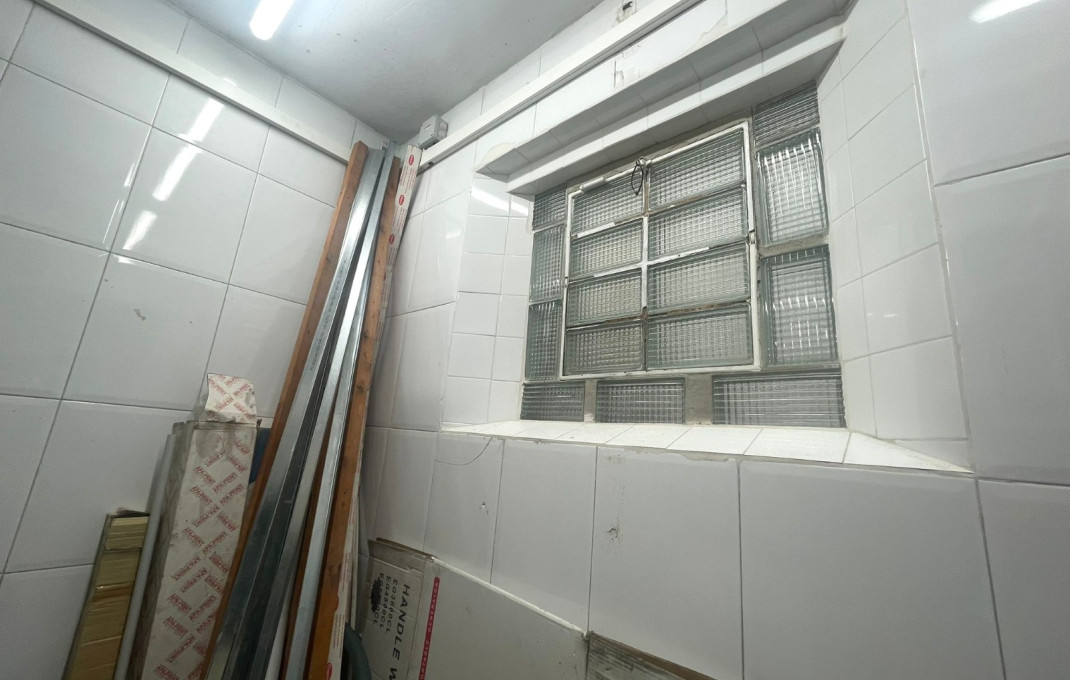 Venta - Local comercial -
Barcelona - Guinardo