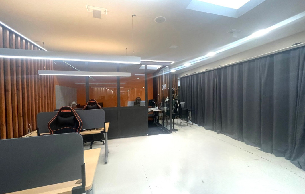 Venta - Local comercial -
Barcelona - Guinardo