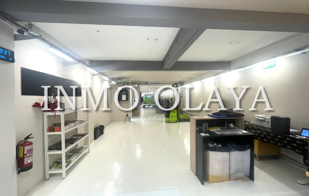 Venta - Local comercial -
Barcelona - Guinardo