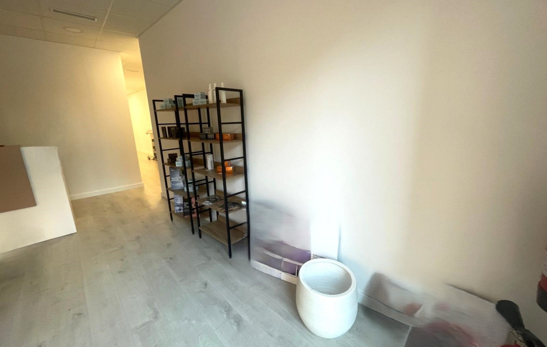 Venta - Local comercial -
Barcelona - Les corts