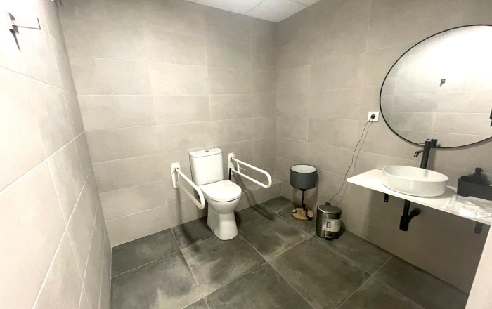 Venta - Local comercial -
Barcelona - Les corts