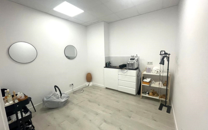 Venta - Local comercial -
Barcelona - Les corts