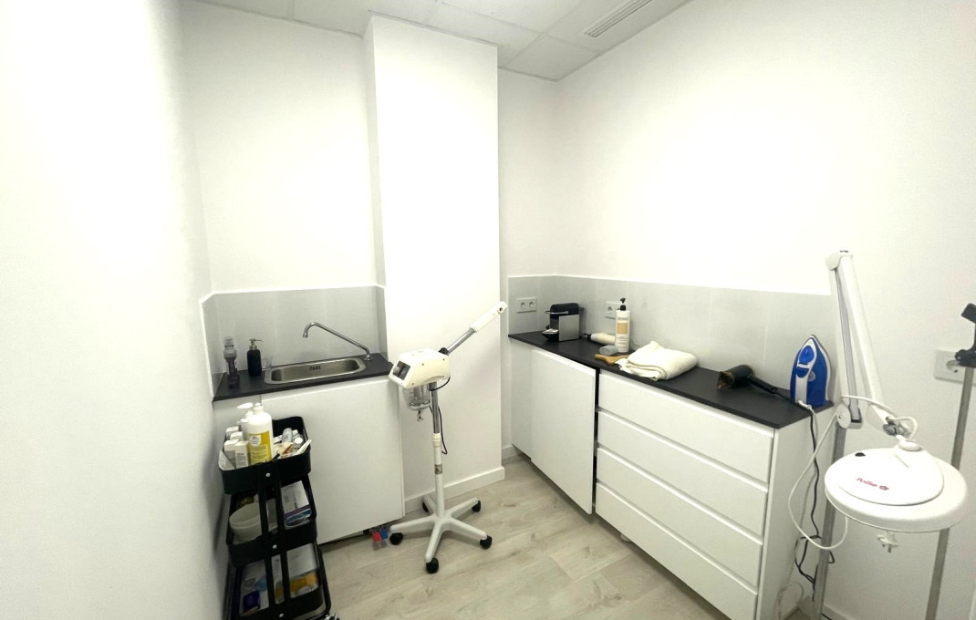 Venta - Local comercial -
Barcelona - Les corts