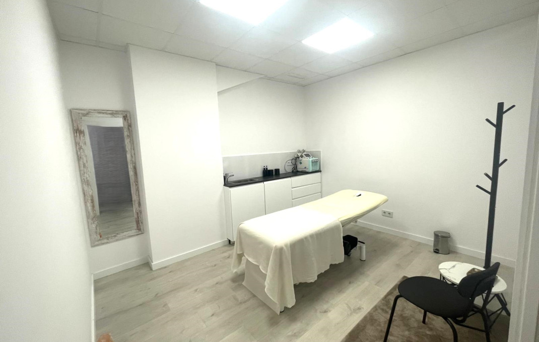 Venta - Local comercial -
Barcelona - Les corts