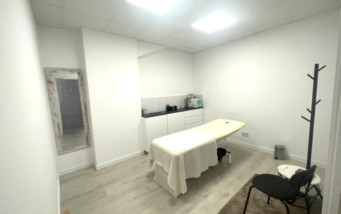 Venta - Local comercial -
Barcelona - Les corts