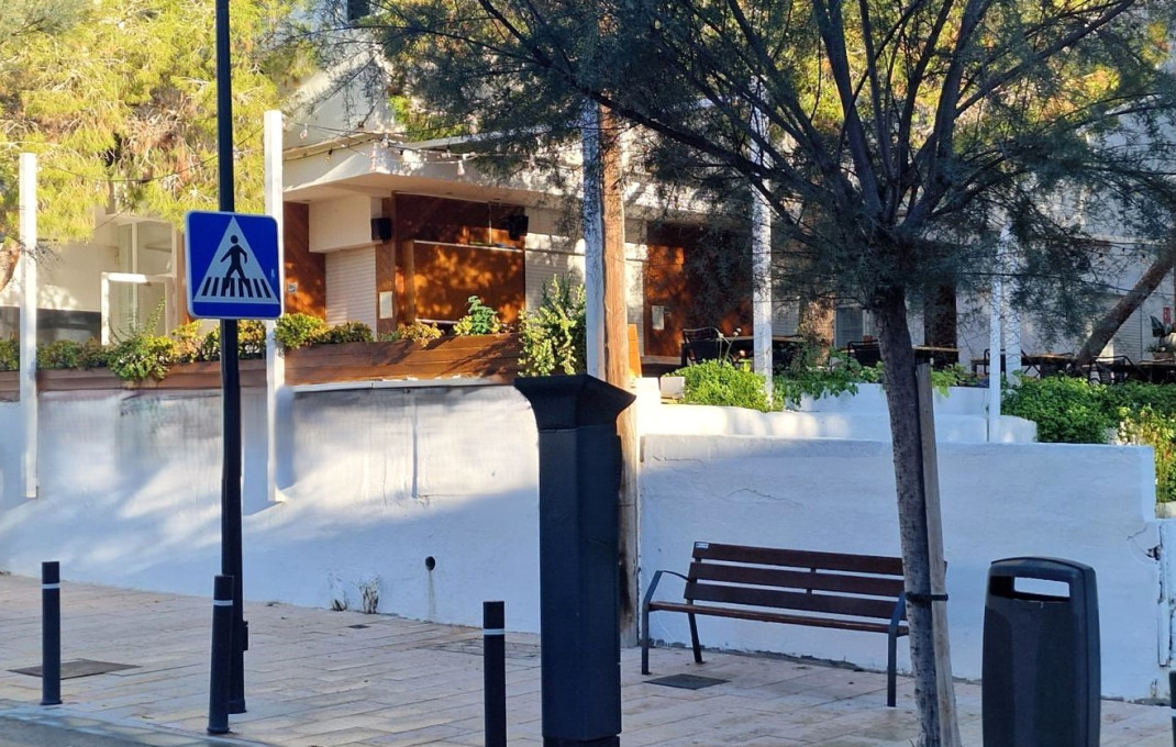 Sale - Bar Restaurante -
Formentera