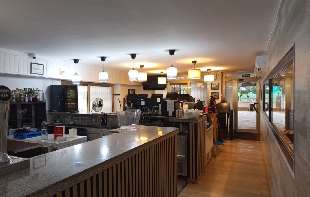 Traspaso - Bar Restaurante -
Roda de Bar&agrave;