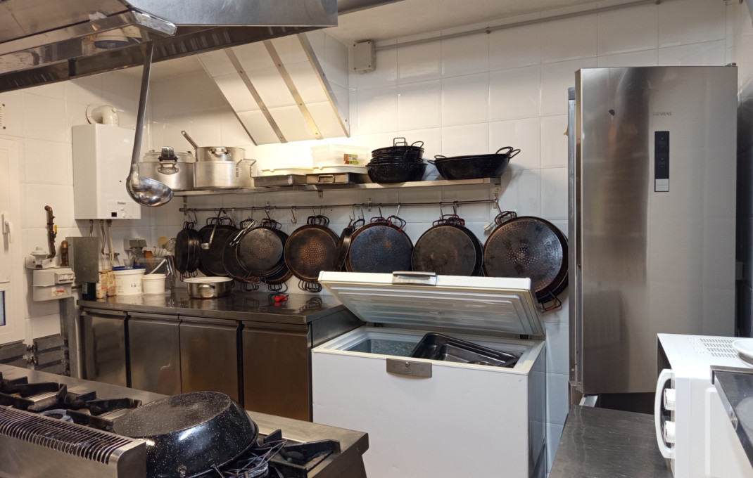 Traspaso - Bar Restaurante -
Roda de Bar&agrave;