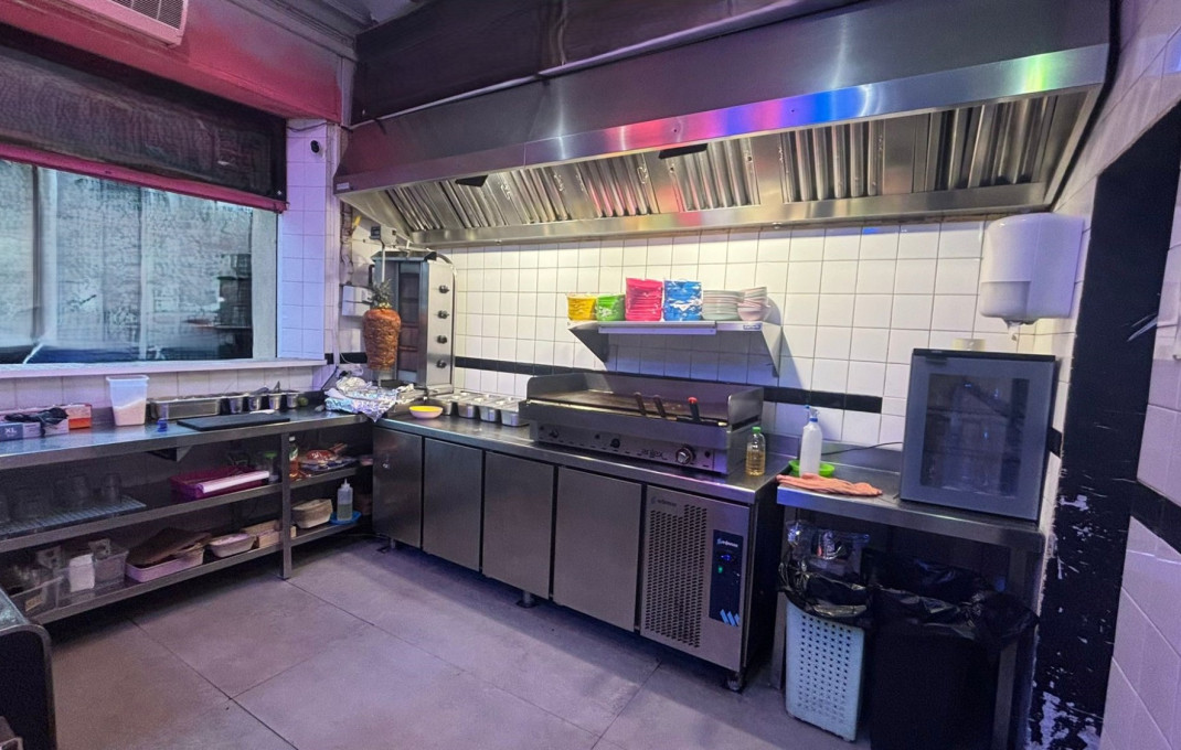 Transfer - Restaurant -
Barcelona - Poblenou