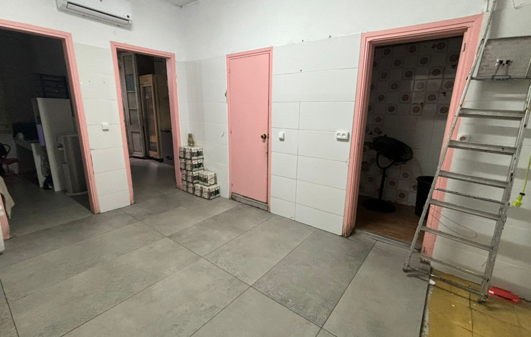 Transfer - Restaurant -
Barcelona - Poblenou