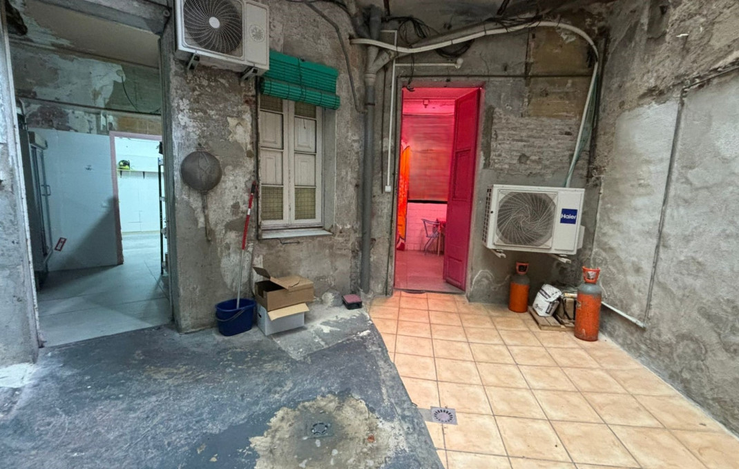 Transfer - Restaurant -
Barcelona - Poblenou