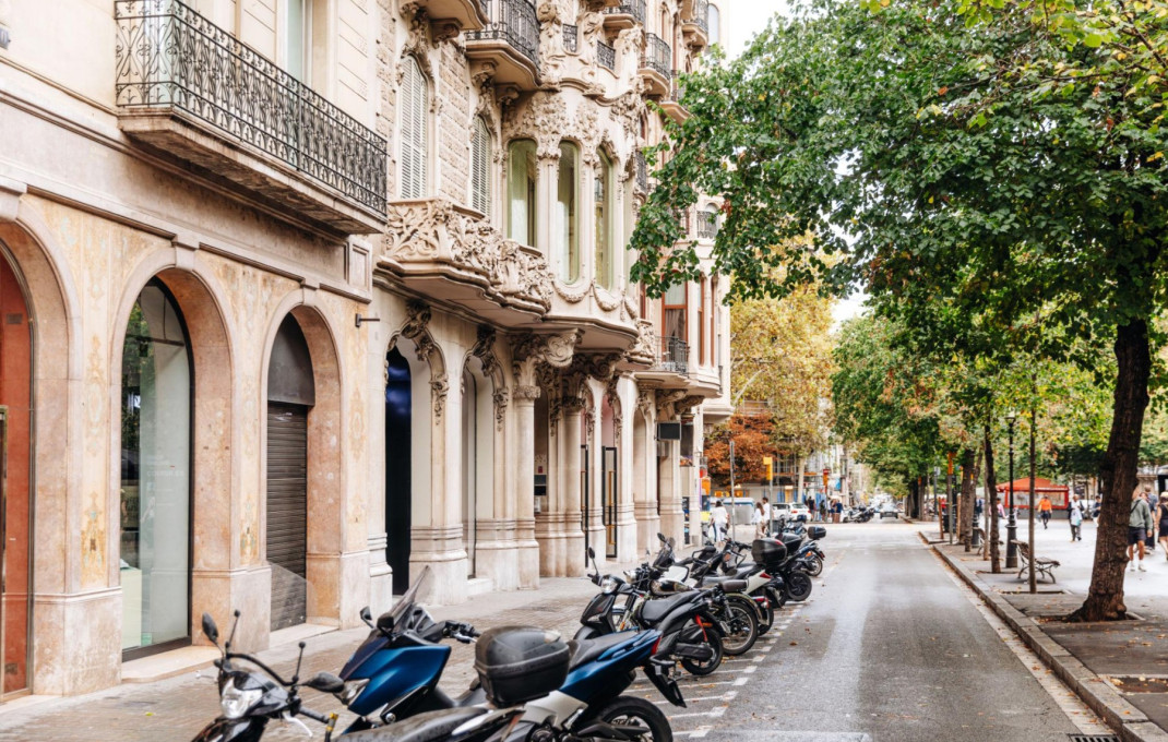 Sale - Piso -
Barcelona - Ciutat Vella