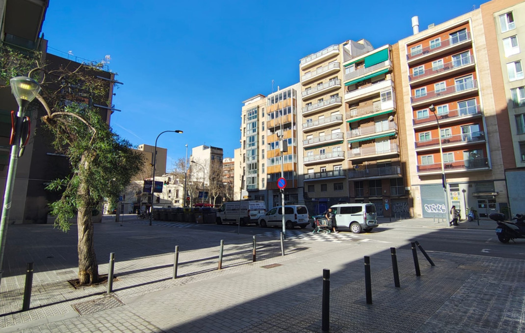 Transfer - Local comercial -
Barcelona - Clot