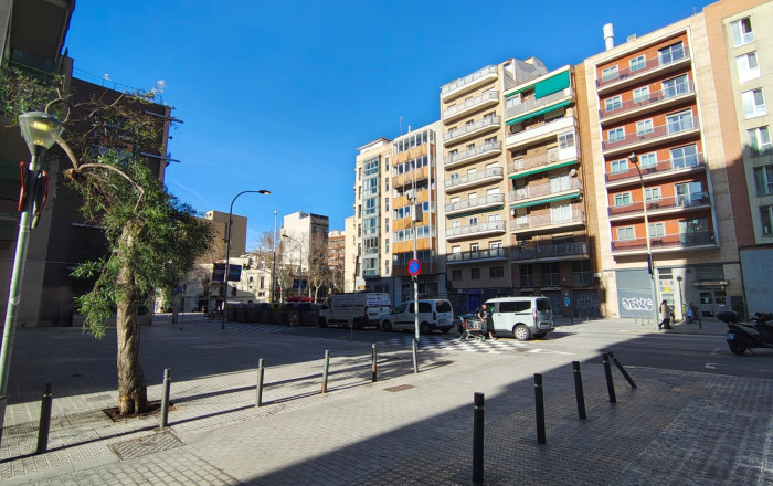Transfer - Local comercial -
Barcelona - Clot